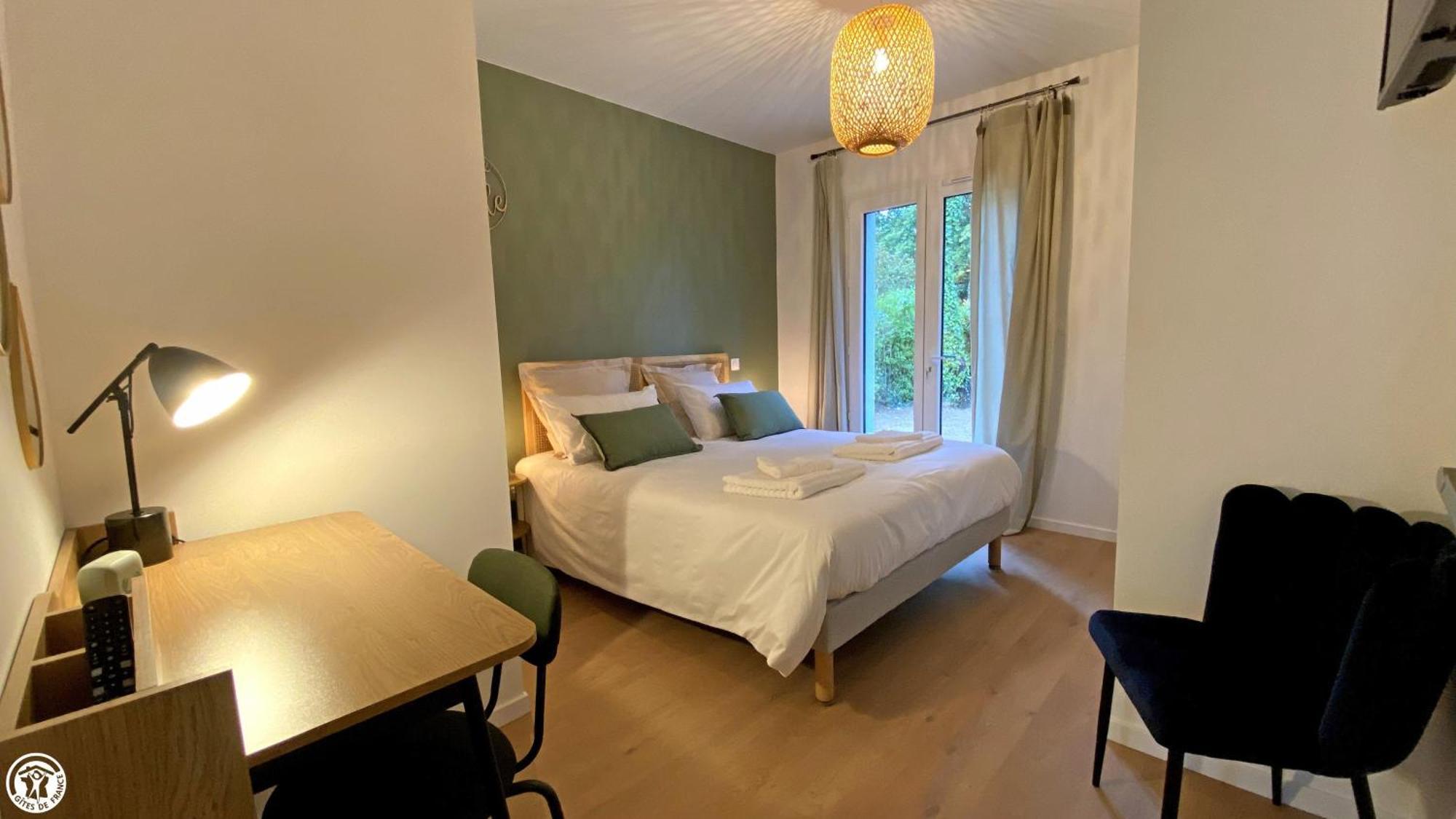 Breakislebed 3 Maisons Chu Limoges Extérieur photo