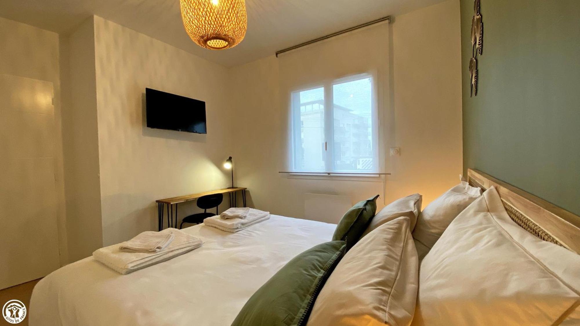 Breakislebed 3 Maisons Chu Limoges Extérieur photo